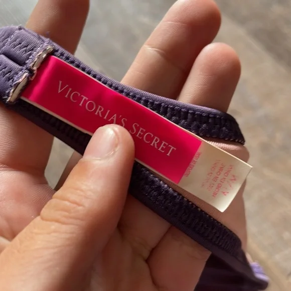 Victoria’s Secret halter bikini top - Picture 3 of 3